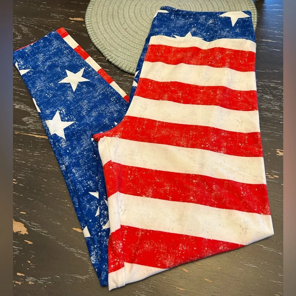 Amazing pair of LuLaRoe TC 4th of July leggings.🇺🇸 In excellent condition. - Picture 2 of 2